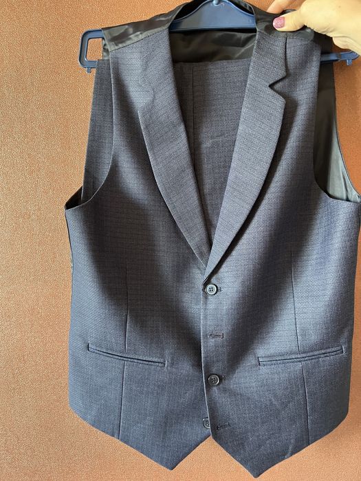 Костюм тройка