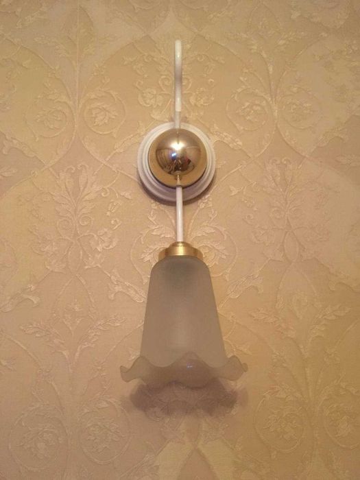 Светильники настенные, люстры