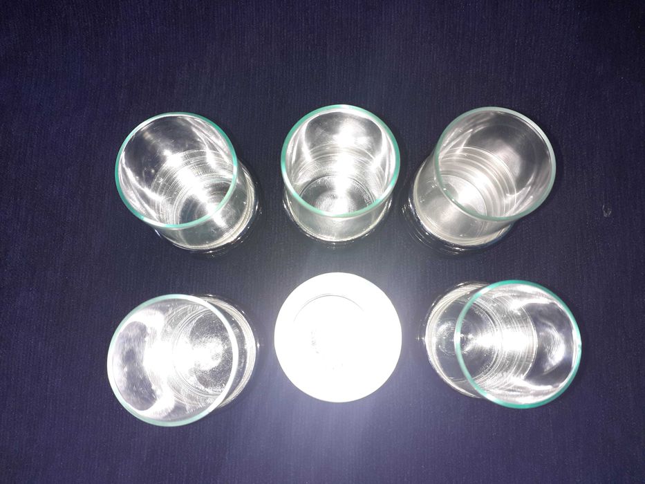 Ретро комплет от 6 малки чашки чаши за алкохол ракия с метална основа