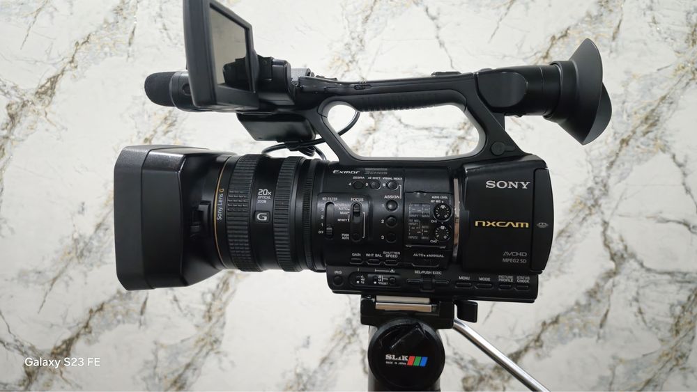 Видеокамера Sony HXR-NX5