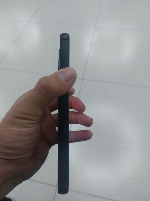 Honor x8a bor
Xolati yaxwi
Dak kar bor
Xotira 128 6
Narxi 1.6 kelishil