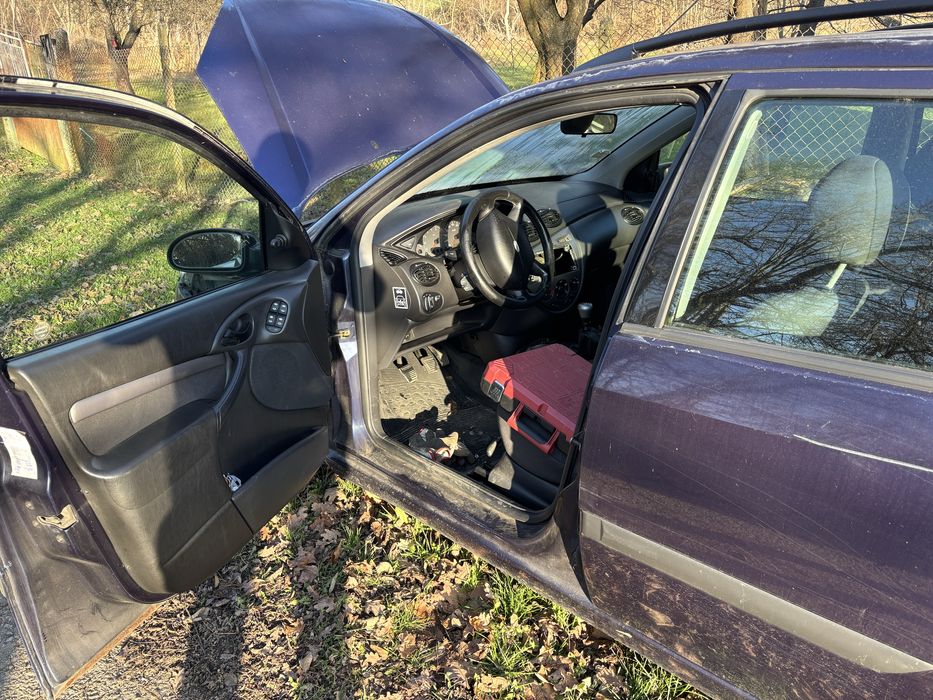 Ford Focus 1.8 tddi 90hp