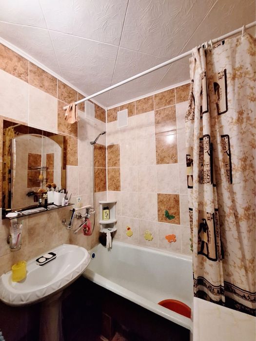 Продам 2х комнатную, центр , аймер