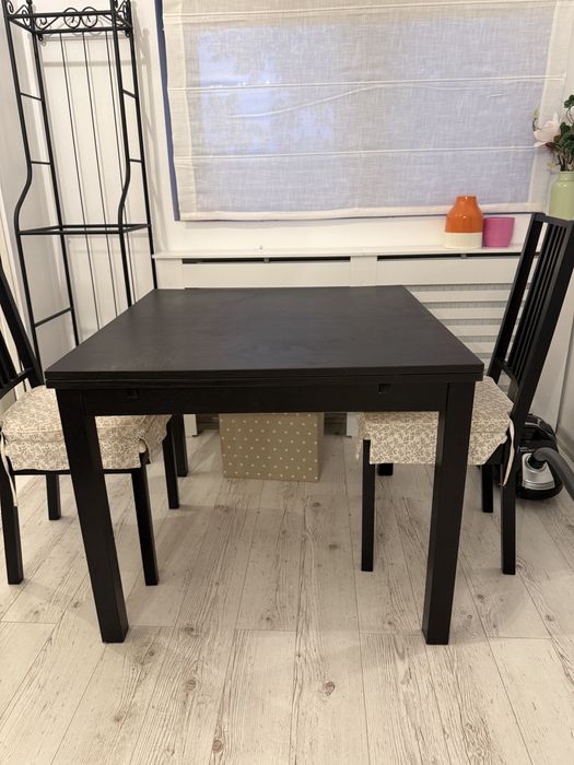 Vand masa lemn ikea si 4 scaune
