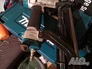 Продавам пневматичен такер MakitaAT2550A 100%оригинален с гаранция