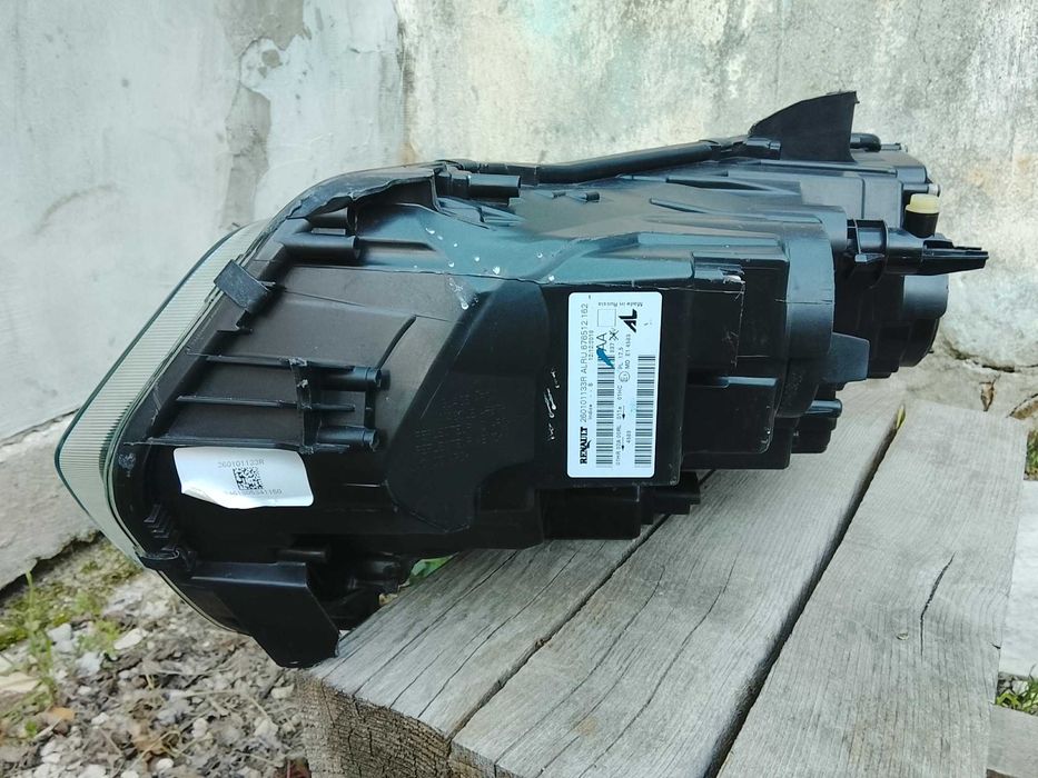 Десен фар за Dacia Duster  2017-2022г