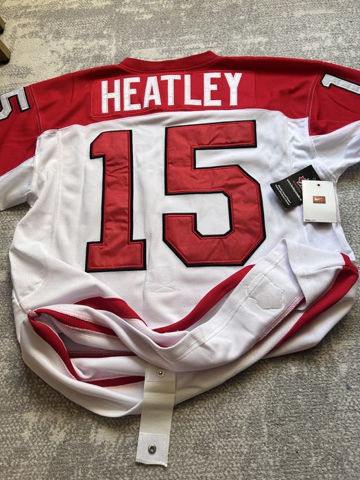 Оригинальная форма сборный Канады-олимпиада2010