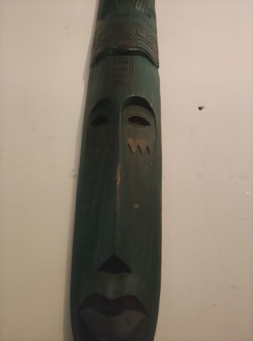 Totem / Panou Vertical din Lemn Sculptat Manual – Format Mare (150x18 cm)