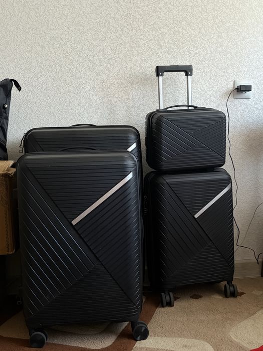 Продается чемодан комплект