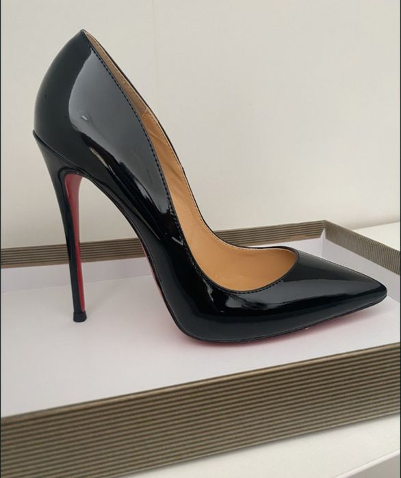 Pantofi Loubotin de dama