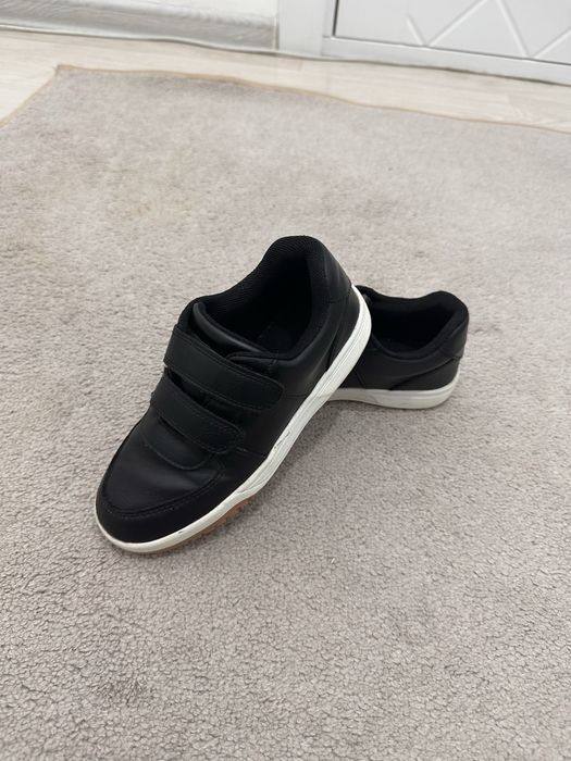 Кроссовки кожаные б/у