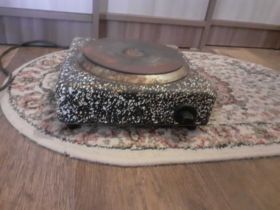 Продам электо плиту