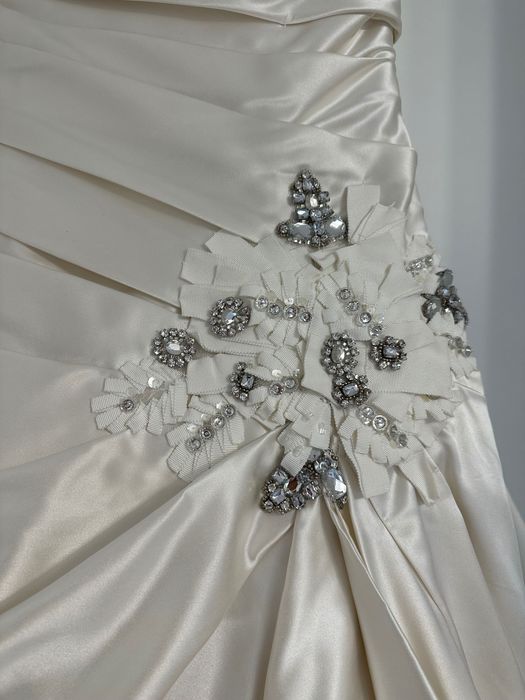 Булчинска рокля S