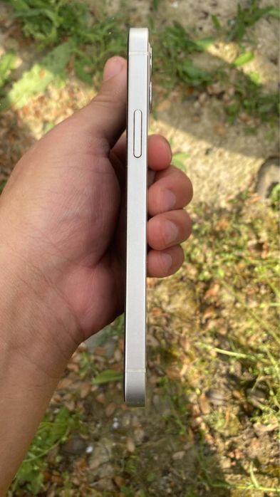 Продаю iphone 12 white edition