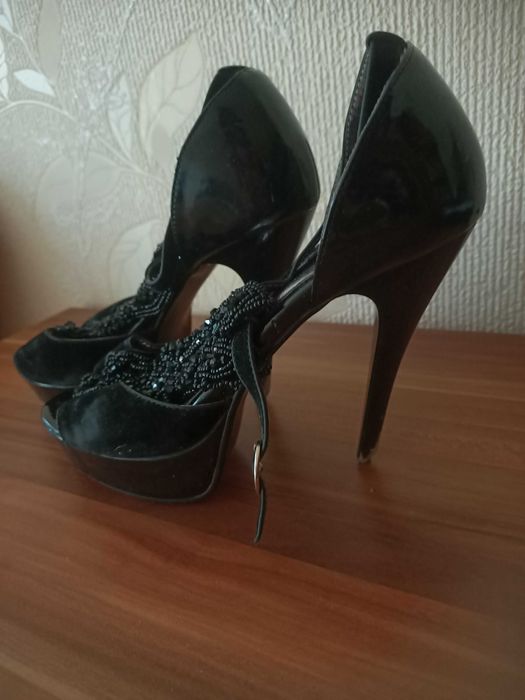 Туфли 37 размер, лакированные.