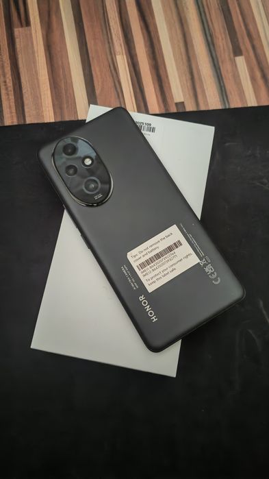 Продавам honor 200 pro