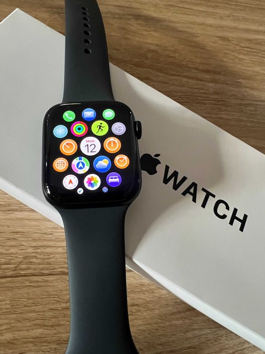 Apple Watch SE (3rd gen, GPS) Aluminum 44MM | Midnight S/M