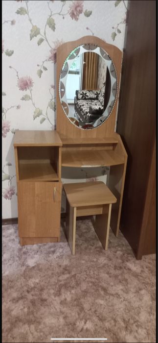 Шкаф прихожка и тумба зеркало