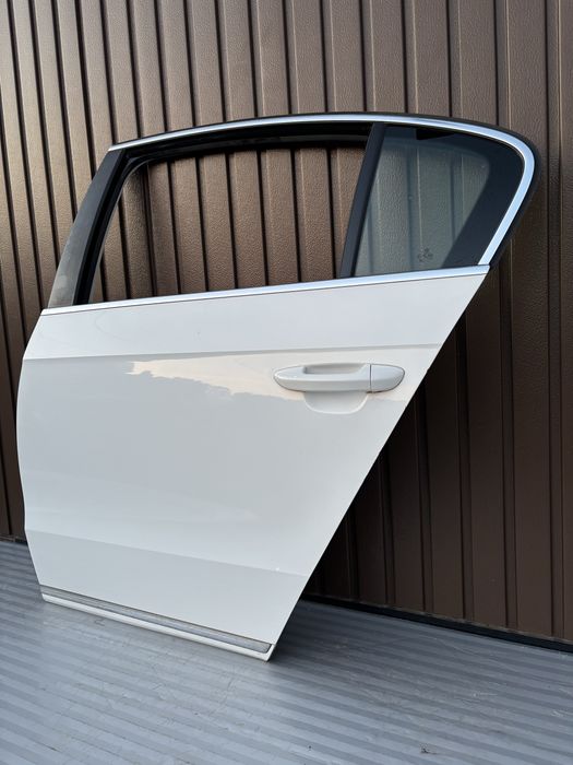 Usa st spate vw Passat B7•Limuzina • cod de culoare LB9A•2011-2015•