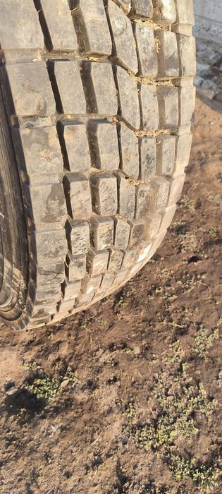 Продам резину на грузовые