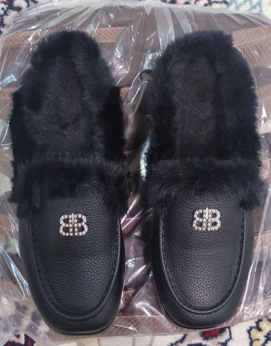 Uyda kiyish un oyoq kiyim sotiladi razmerlar bor