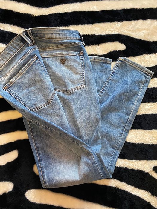 Дънки  с марка Guess