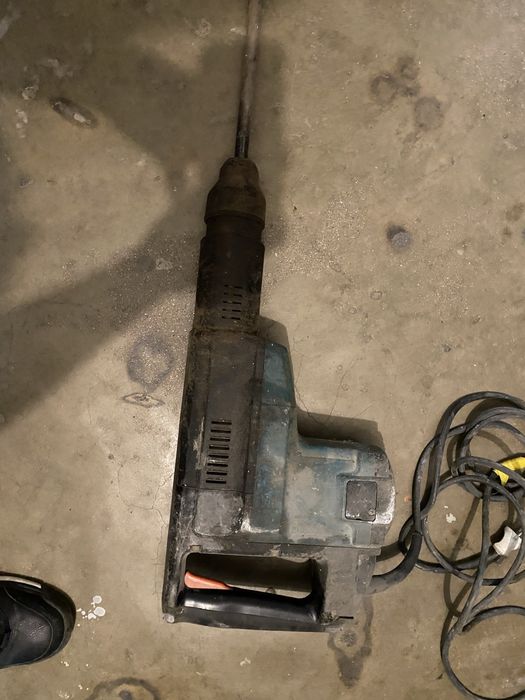 Перфератор-отбойник фирма hilti