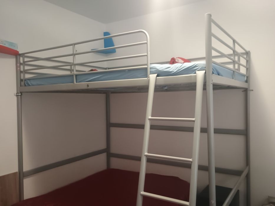 Pat etajat Ikea dimensiunea 140/200 + saltea