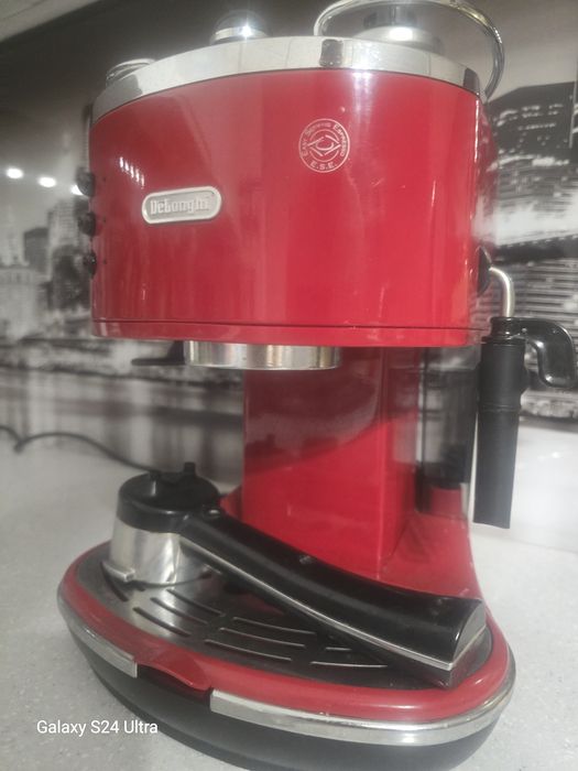 Продам кофемашину delonghi