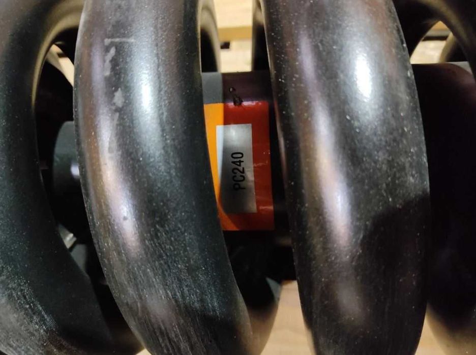 Натяжитель гусеницы для спецтехники