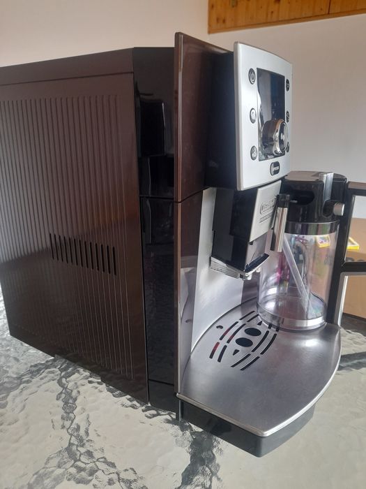 Vând expresor de cafea marca Delonghi Perfecta Cappuccino