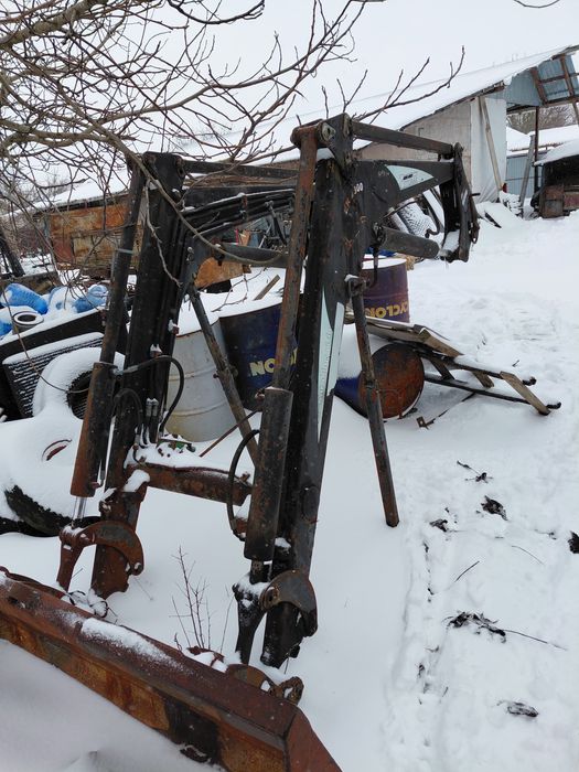 Vând Încărcător Frontal + Excavator Spate pentru tractor (Set complet)