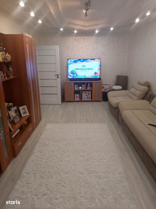 De Vanzare Apartament cu 2 camere zona Buzaului( B-uri)