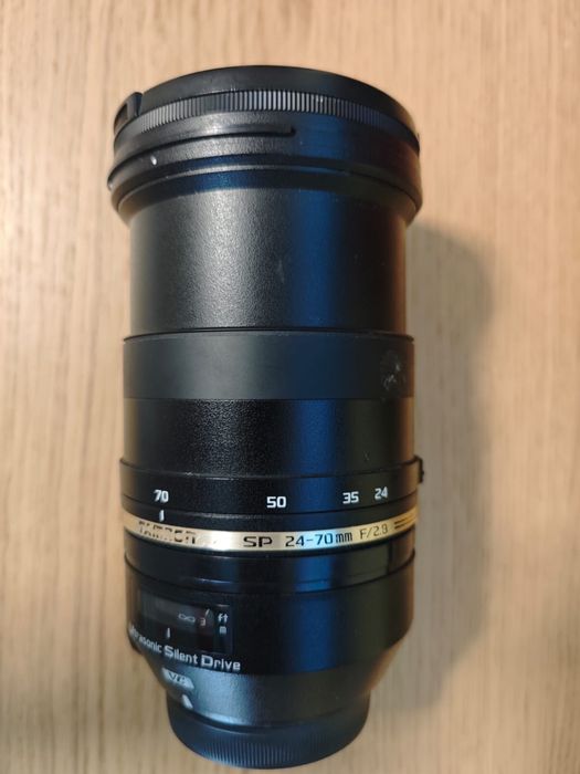 Aparat foto Nikon D7500 vine si cu geanta de transport,la cerere si separat pot da blitul la suma de 600 lei de la Godox