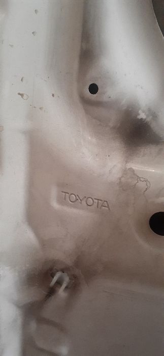 Продам капот тойота камри