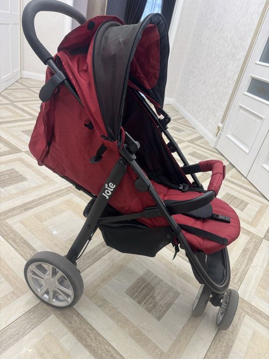 Срочно продам коляску Jone