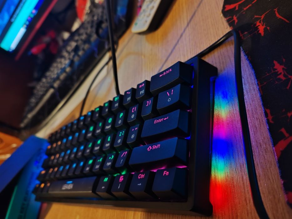 Tastatura gaming mecanica iluminata RGB K620