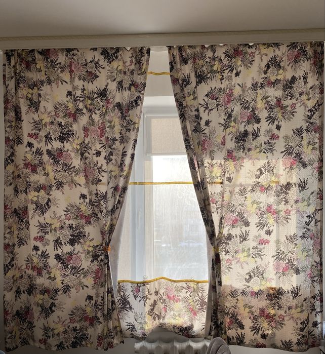 Шторы с карнизом