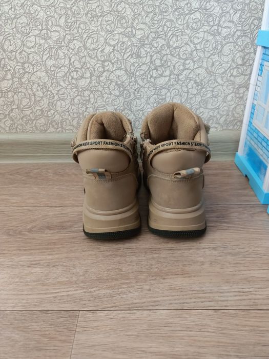 Демисезонные ботинки для девочки