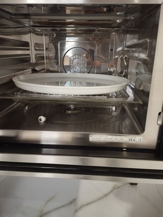 cuptor microunde AEG