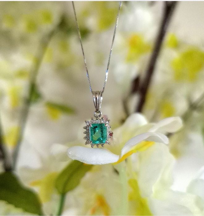 Colier superb cu smarald natural si diamante naturale