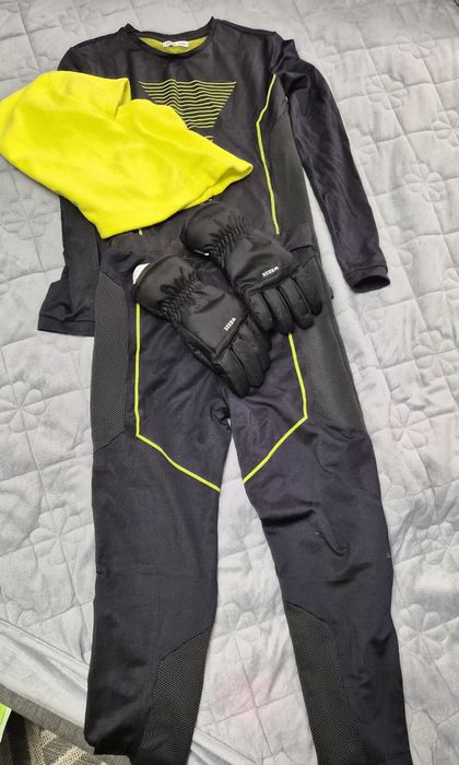 Costum de sky marimea 158 cm complet echipat