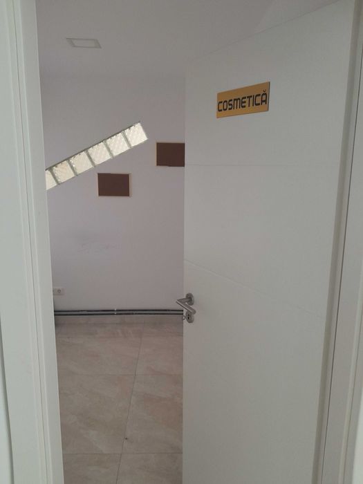Salon  de înfrumusețare frizerie modificat din apartament