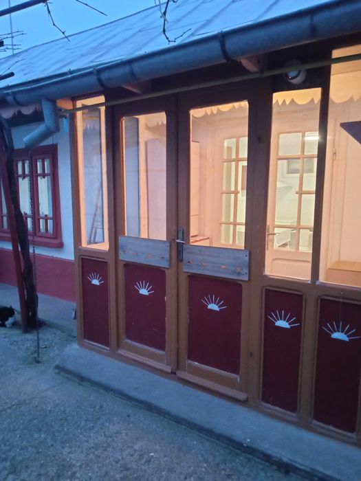 Închiriez ,la curte,spațiu de locuit , în Brăilița