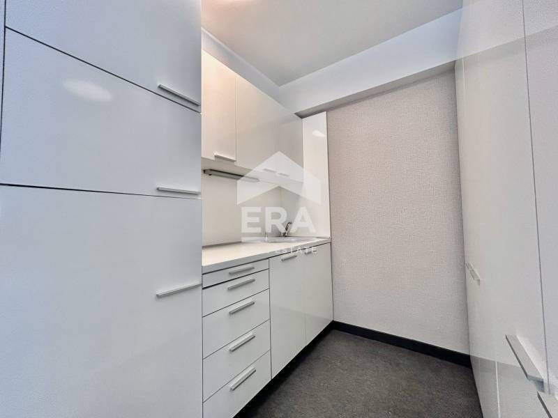 Дава се под наем Офис в София, Център - 135 кв.м за 3500 € - Снимка #4