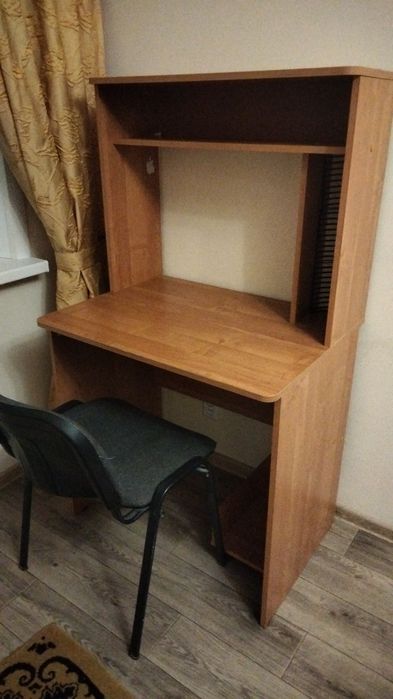 Стол компьютерный продам