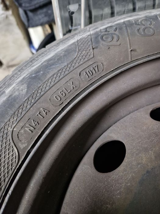 Летни 6 мм гуми 195/65/15, резервна патерица 125/90/15 4x98 58.1