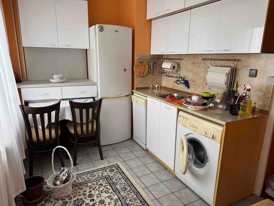 Двустаен апартамент за продажба в кв. Дружба 1, до Фантастико