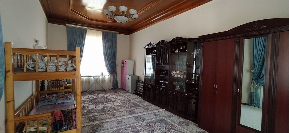 Hovli sotiladi 10 sotix