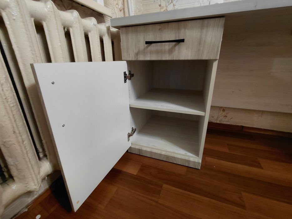 Стол новый качественный